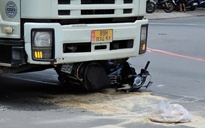 Mẹ chở con gái đến trường nhập học gặp tai nạn khiến cả hai tử vong