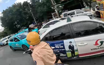 CSGT thần tốc mở đường cứu thai phụ đau bụng dữ dội đi cấp cứu