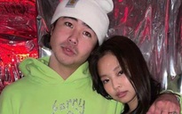 Rosé (BlackPink) bất ngờ bị réo tên khi Jennie đi chơi cùng trai lạ