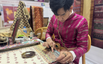 Trai đẹp Thái Lan hồi sinh vải thất truyền 400 năm gây 'sốt' hội chợ du lịch