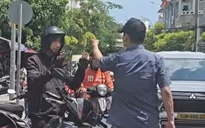 TP.HCM: Nam thanh niên bị người đàn ông đuổi đánh giữa đường