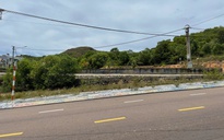 Số điện thoại 'cò đất' bủa vây làng chài du lịch ở Gia Lai