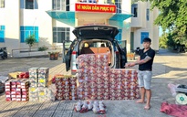 Công an TP.HCM liên tiếp bắt pháo hoa, thuốc lá lậu