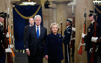 Vợ chồng nhà Clinton từ chối điều trần vụ Epstein