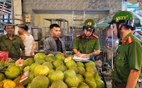 TP.HCM xử lý lấn chiếm vỉa hè: Hàng quán cam kết trả lối đi cho người đi bộ