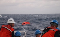 Tàu chở 21 người bị lật úp ở Biển Đông, Trung Quốc và Philippines ứng cứu