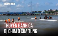 Một ngư dân sống sót sau khi thuyền đánh cá bị chìm tại cửa Tùng