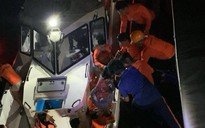 Khoảnh khắc kinh hoàng trong thảm họa chìm phà ở Philippines