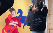 Đu trend chụp ảnh 'ngựa giấy', bạn trẻ có thêm 2-2,5 triệu đồng/ngày