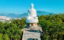 Ảnh flycam: Chiêm ngưỡng ngôi chùa hơn 100 năm tuổi với tượng Kim Thân Phật Tổ khổng lồ