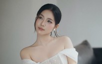 Cô gái cao 1,7 m gây sốt vì khoảnh khắc ngồi cạnh Đình Bắc là ai?