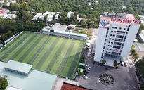 Sân bóng Trường ĐH Đồng Tháp đã sẵn sàng cho TNSV THACO cup 2026