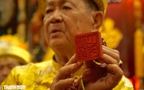 Khoảnh khắc hiếm: Đình thần An Khánh ở Thủ Thiêm mở ấn trăm năm lúc nửa đêm