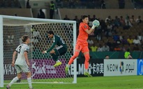 Thủ môn U.23 Kyrgyzstan hay vô cùng, U.23 Việt Nam sẽ phải… hay hơn để xé lưới