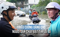 Triều cường dâng cao ở TP.HCM: Đi tiếp sợ chết máy, quay đầu lại gặp ùn tắc
