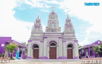Nhà thờ hơn 135 năm tuổi ở Gia Lai khoác áo trắng tím, tháp tựa tháp Chăm