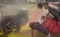Vụ cháy 2 ô tô ở Huế: Đội xe thiện nguyện Đắk Lắk kịp thời dập lửa