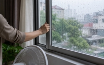 Trời mưa, đóng kín cửa: Bác sĩ lưu ý gì cho tim, phổi?