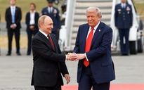 Ông Trump bất ngờ dỡ cấm vận dầu diesel Nga, ông Zelensky bất mãn
