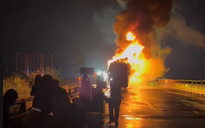 Cháy xe giường nằm trên quốc lộ 1 qua Đắk Lắk