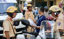 CSGT ra quân cao điểm tết: Lỗi giao thông dễ bị phạt nhất đầu năm mới