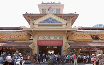 Chợ Tết Sài Gòn nhịp trầm: Chợ Bình Tây phía trước rộn ràng, phía sau lặng lẽ