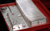 Giá bạc tiếp tục đà rơi, mất hơn 36 triệu đồng/kg