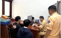 CSGT TP.HCM tịch thu xe của nam thanh niên quay clip 'bốc đầu' quảng cáo tiệm sửa xe