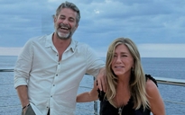 Bạn trai kém tuổi kể 'góc khuất' khi yêu Jennifer Aniston