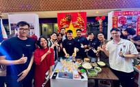 Xa quê hương, bạn trẻ đón tết thế nào?