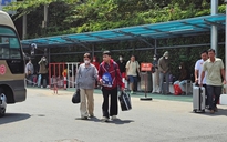 Mùng 5 tết, người dân quay lại TP.HCM: Cửa ngõ phía tây đông đúc nhưng không kẹt xe