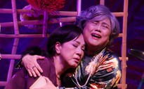 Kịch tết vẫn tưng bừng