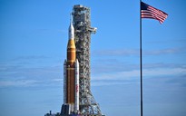 Tên lửa đẩy gặp sự cố mới, sứ mệnh bay ngang mặt trăng lại phải lùi