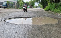 Đường xuống cấp, đi lại khó khăn
