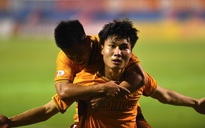 HAGL và nhóm đua trụ hạng hồi sinh rực lửa, V-League đáng xem hơn nhiều