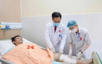 22 giờ sau tai nạn: Bác sĩ nỗ lực giữ lại chân cho thầy giáo