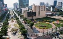 Check-in tết nơi đất vàng thương xá Tax cạnh đường hoa Nguyễn Huệ ở TP.HCM