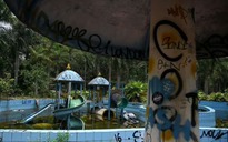 Công viên nước bỏ hoang ở Việt Nam xuất hiện đầy ma mị trên báo Anh