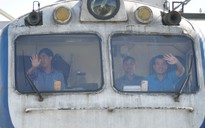 Tàu hàng gần 1.000 tấn qua cầu Ghềnh thành công, đường sắt Bắc - Nam thông tuyến