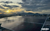 Những đường kẻ trên tấm pin mặt trời không chỉ để trang trí