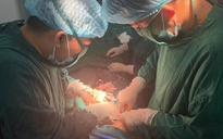 Phẫu thuật kịp thời cứu thai phụ 28 tuần bị xoắn u nang buồng trứng