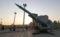 Iran sử dụng tên lửa mới tấn công Israel và căn cứ Mỹ