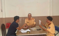 Xe khách chạy ngược chiều bị CSGT TP.HCM phạt đến 20 triệu đồng