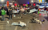 Ô tô Lexus gây tai nạn liên hoàn, 2 người bị thương