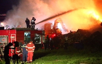 Một người tử vong trong vụ cháy kho xưởng 6.000 m2 tại Hà Nội