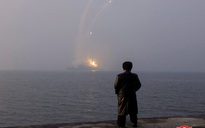 Ông Kim Jong-un thị sát tàu khu trục Triều Tiên phóng tên lửa