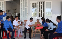 Bí thư T.Ư Đoàn thăm mẹ VN anh hùng và tham gia nhiều hoạt động cộng đồng