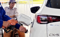 Giá xăng, dầu tăng mạnh: Lái xe động cơ đốt trong tốn kém thế nào?