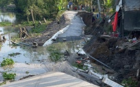 Sạt lở 'nuốt chửng' đường dân sinh, nhiều hộ dân di dời khẩn cấp