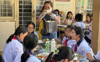 Một trường THCS ra thông báo khẩn, dừng ăn bán trú, liên quan Trường Bình Quới Tây